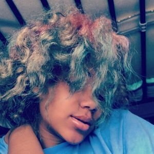 Meet your Posher, Tiara